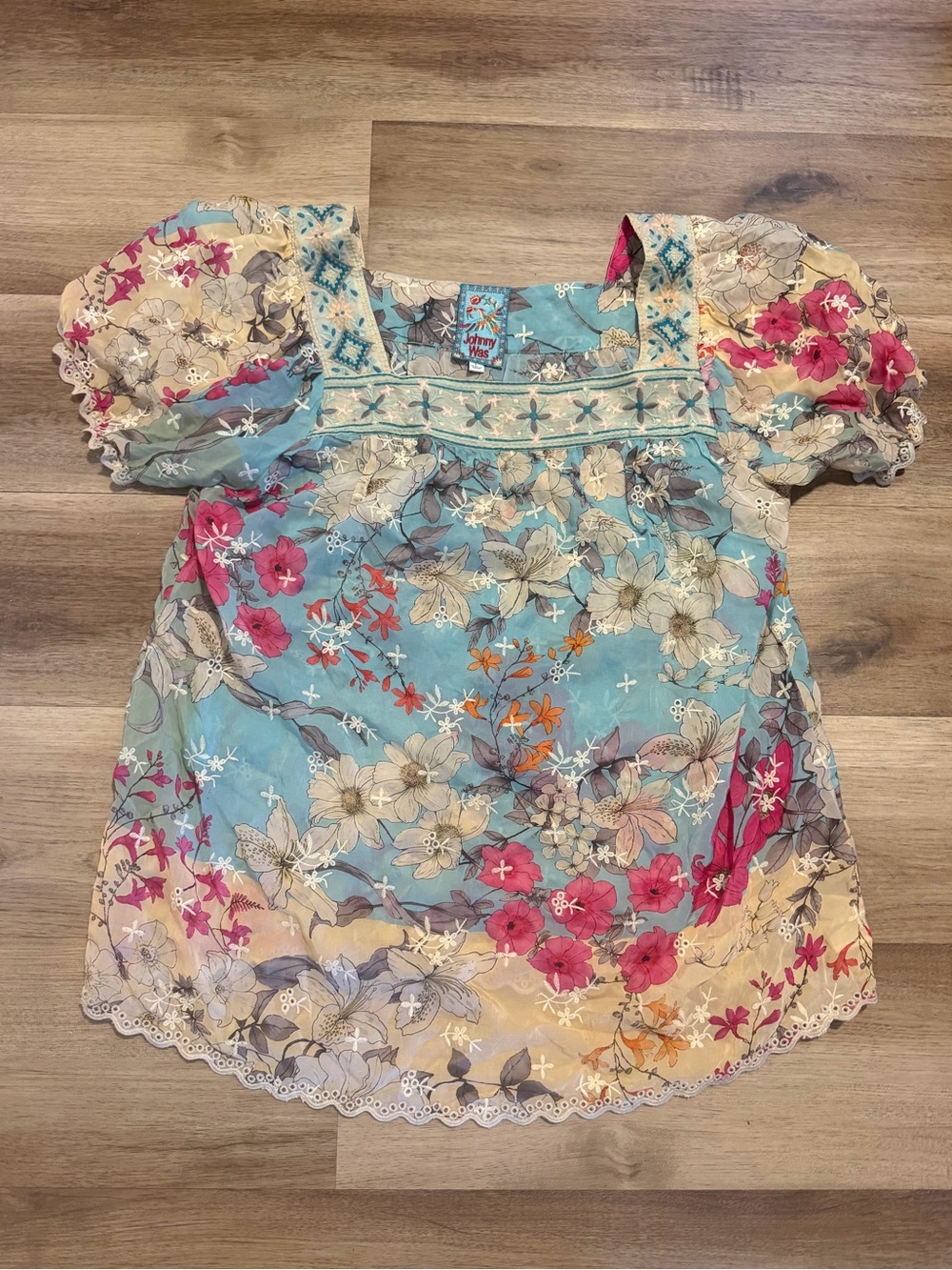 Johnny Was Permint Padme Blouse 100% Rayon size Large Boho Embriodered